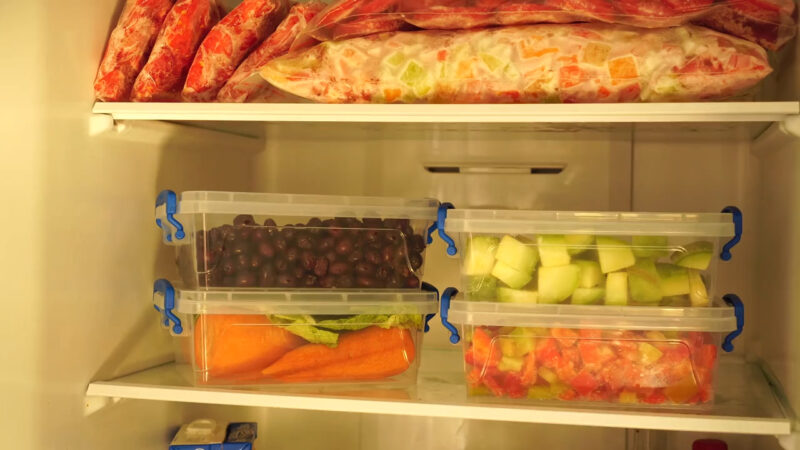 Pravilno pakovanje hrane i održavanje temperature od -18°C očuvavaju svežinu, kvalitet i nutritivne vrednosti.